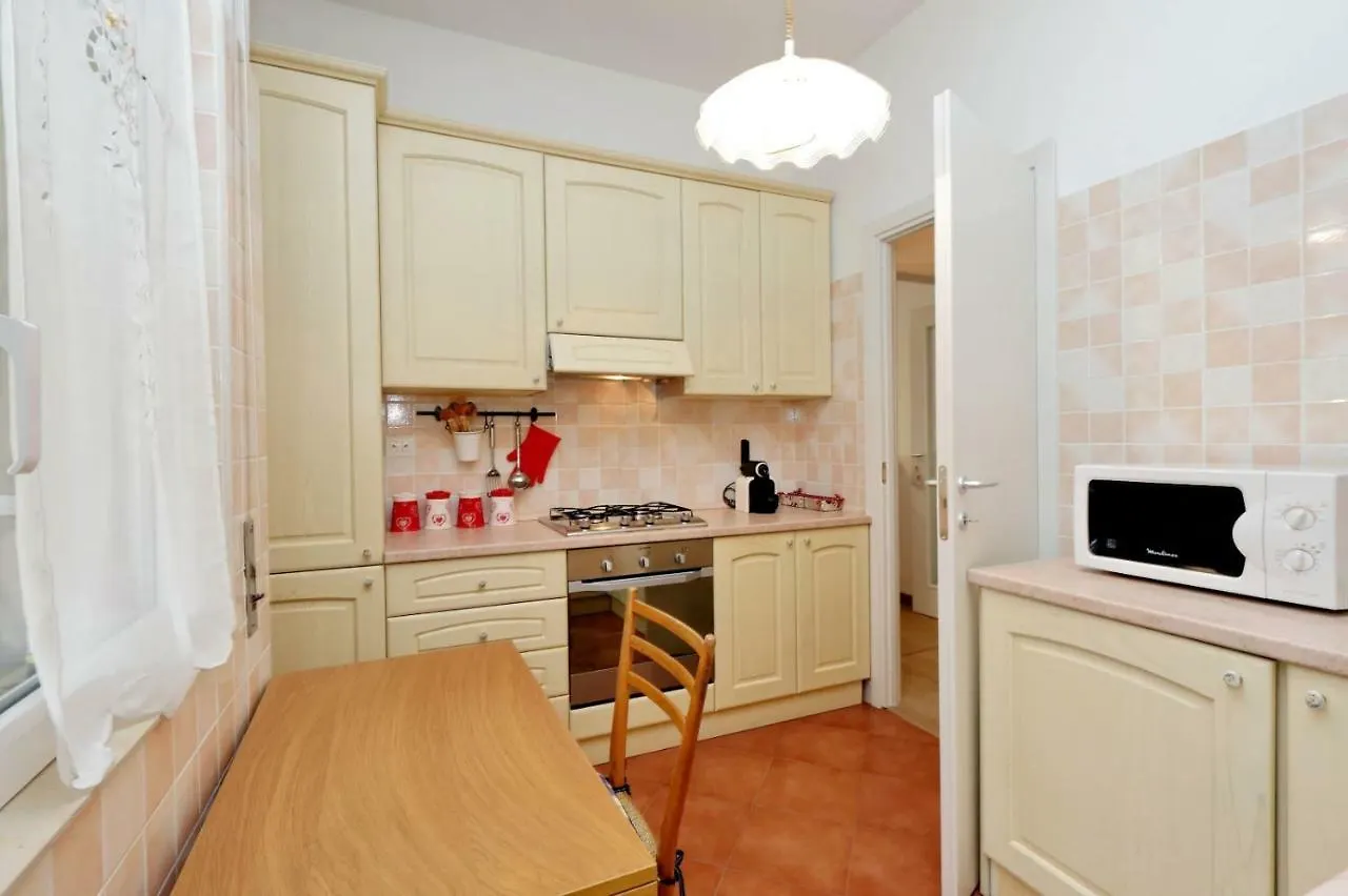 Appartamento Chiara Guest House in San Paolo Roma Italia
