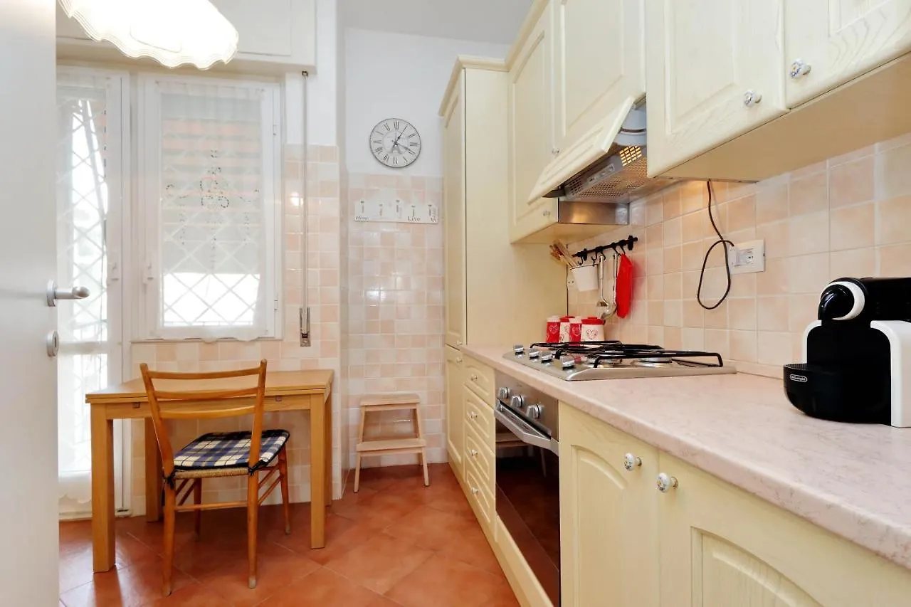 Appartamento Chiara Guest House in San Paolo Roma Italia
