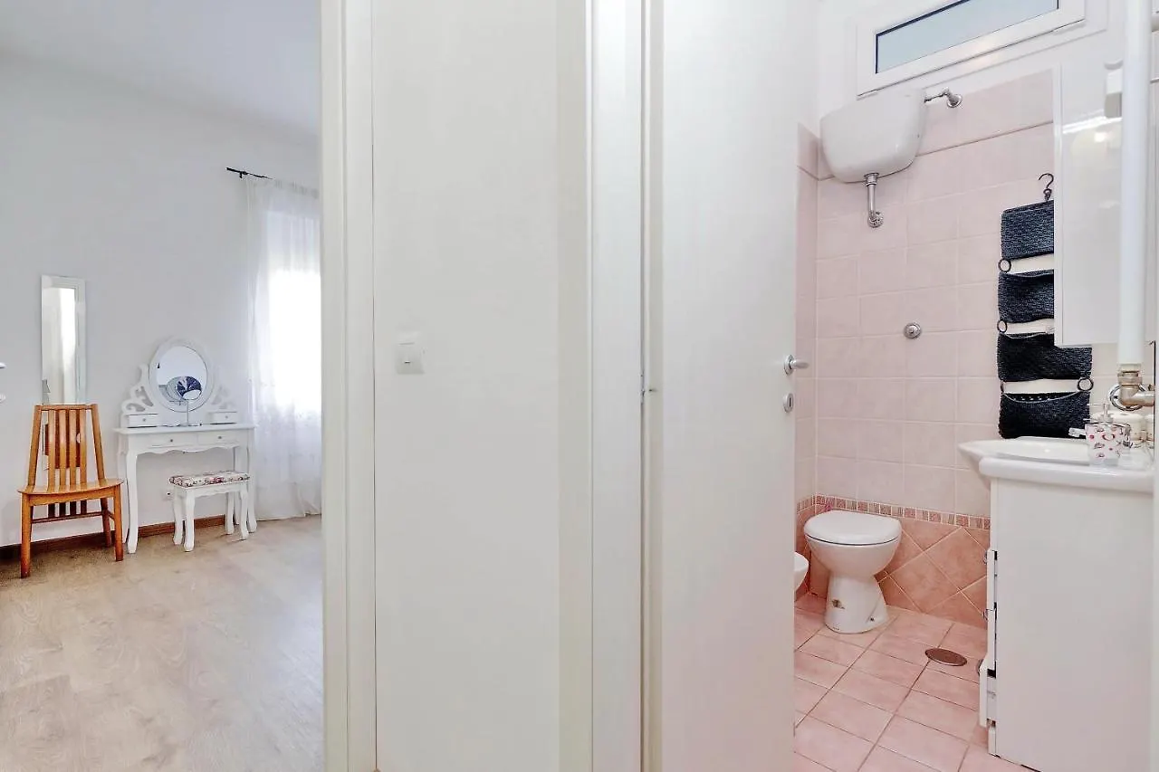 Appartamento Chiara Guest House in San Paolo Roma